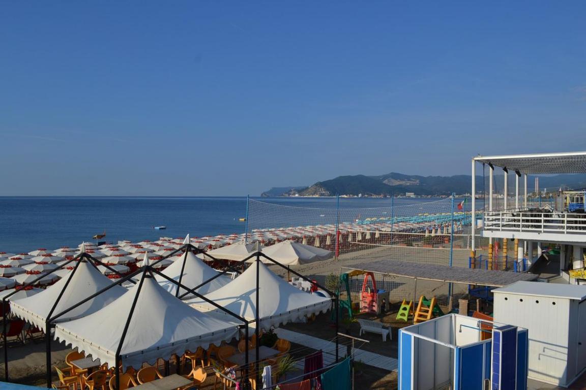 Savona Magnifico Sole Mare 150 M Wifi Climatcontrol 아파트 외부 사진